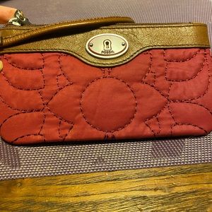 Fossil keeper wristlet